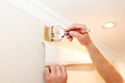 Pose de papier peint au Poiré-sur-Vie — revêtements muraux et toiles de verre
